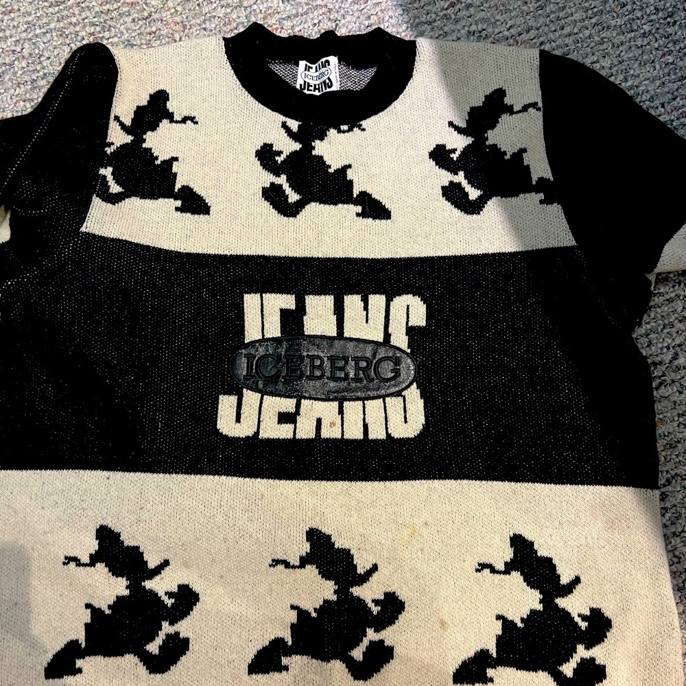 Vintage ICEBERG Jeans History Donald Duck sweater, unisex; one of a kind
